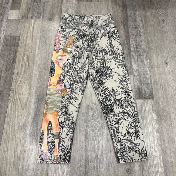 Coalition Snow Pants - Coalition Snow Tahoe Floral Print Leggings Baselayers Artsy Abstract - Small